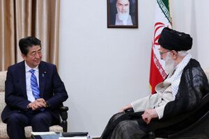مقام معظم رهبری: ترامپ را شایسته مبادله پیام نمی‌دانم.